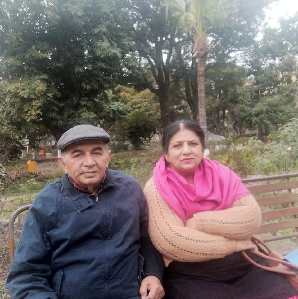 प्रोफेसर सुन्दर सिंह चौहान (सपत्नीक)